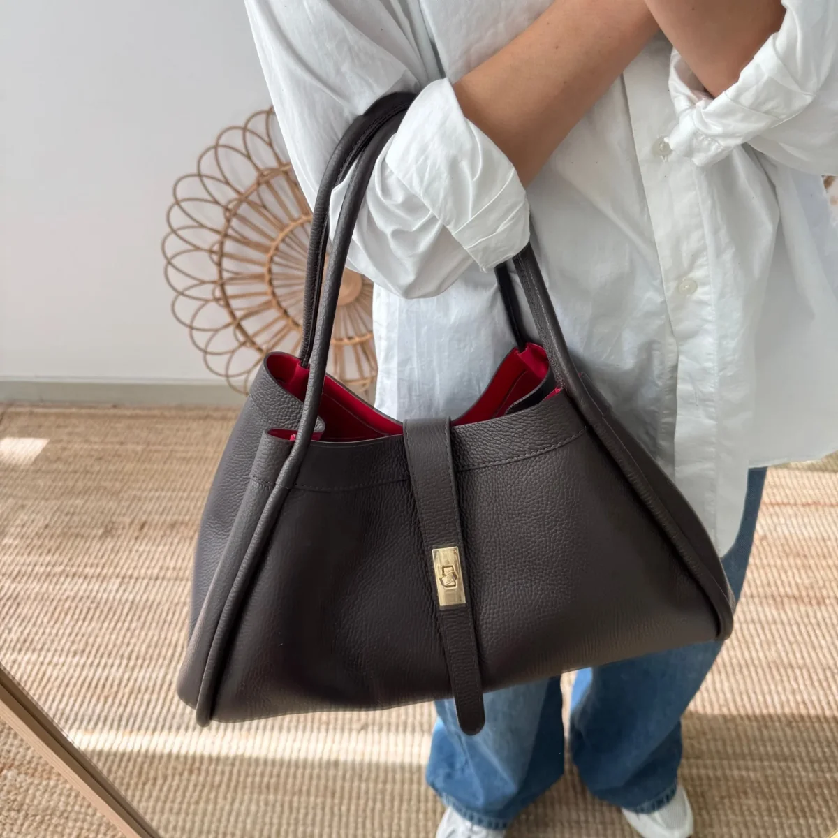 Bolso shopping piel marrón chocolate - Imagen 6