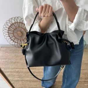 Bolso fruncido piel negro