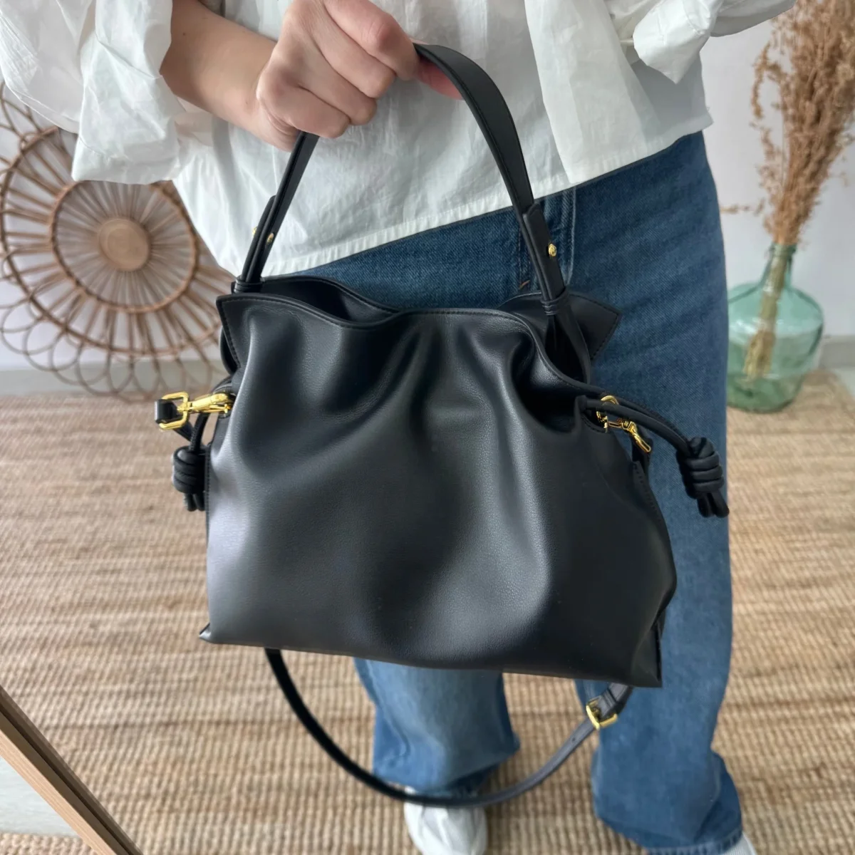 Bolso fruncido piel negro - Imagen 4