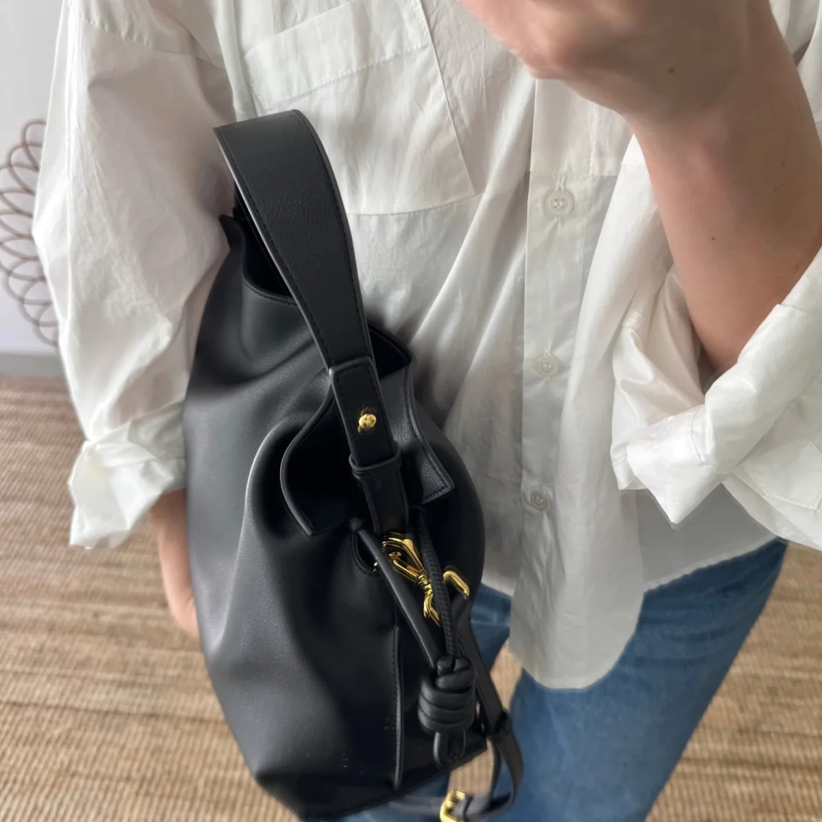 Bolso fruncido piel negro - Imagen 8