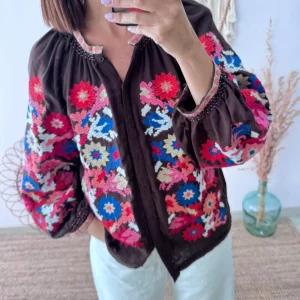 Chaqueta kimono corta marrón chocolate bordados