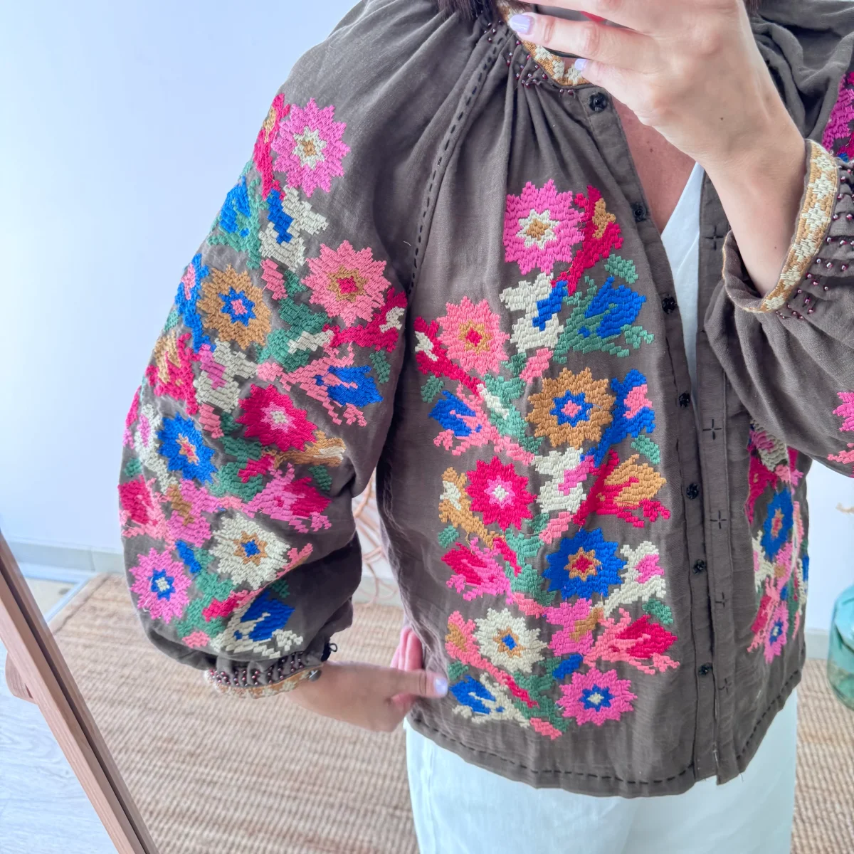 Chaqueta kimono corta marrón bordados - Imagen 3