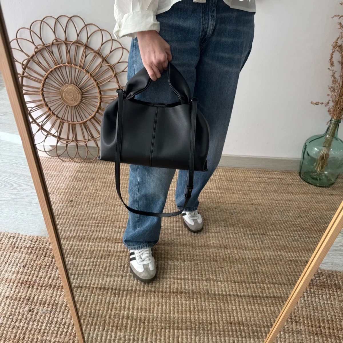 Bolso pliegue piel negro - Imagen 8