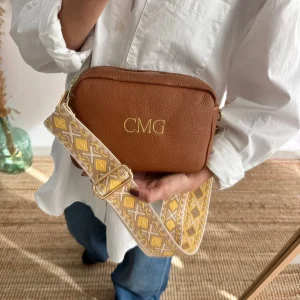 Bolso rectangular piel camel personalizado iniciales bordadas