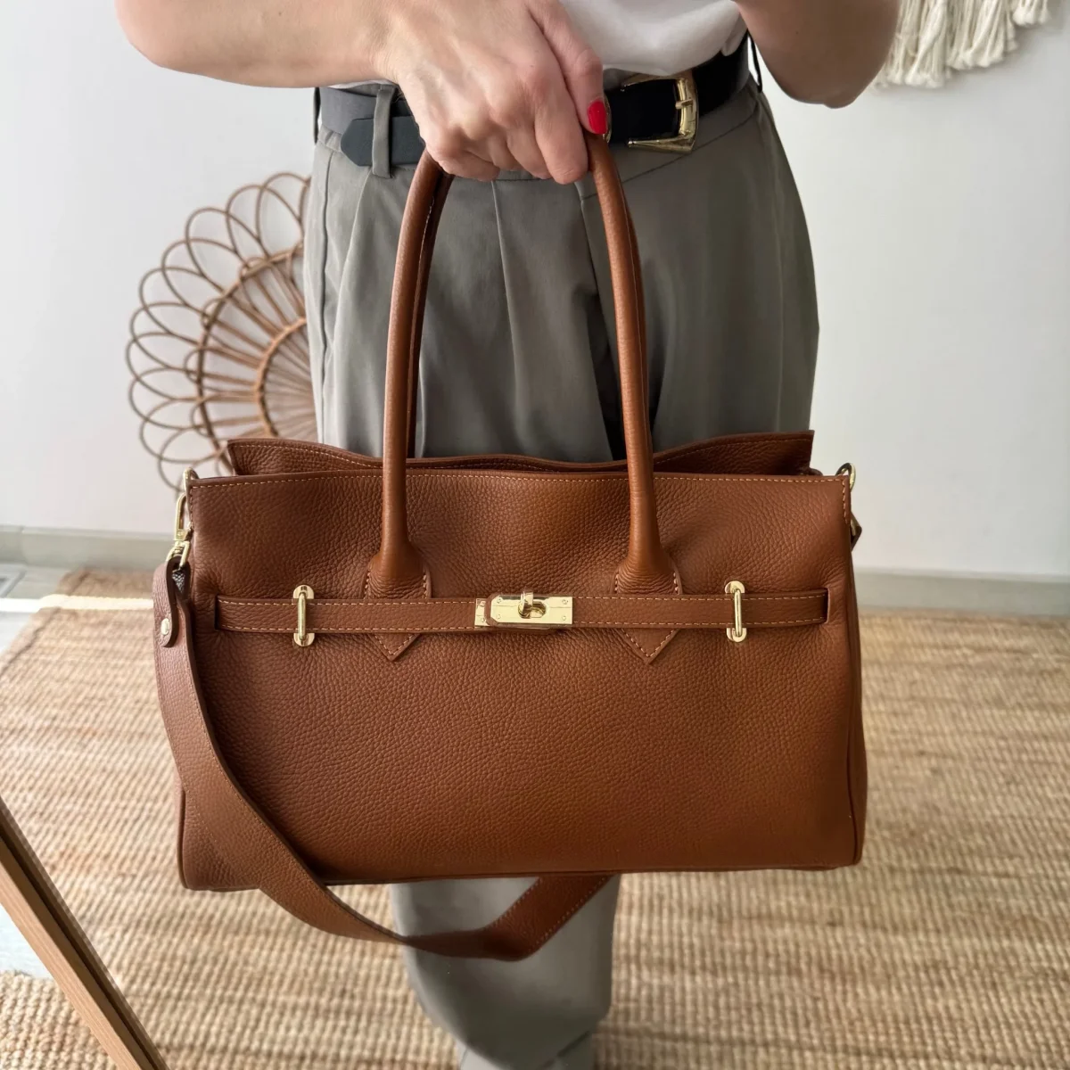 Bolso shopper camel cierre dorado - Imagen 7