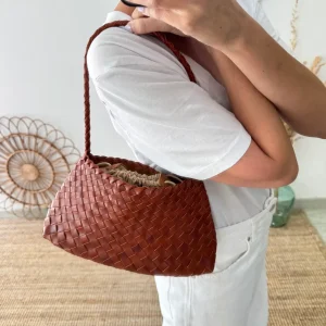 Bolso de piel trenzada trapecio pequeño camel