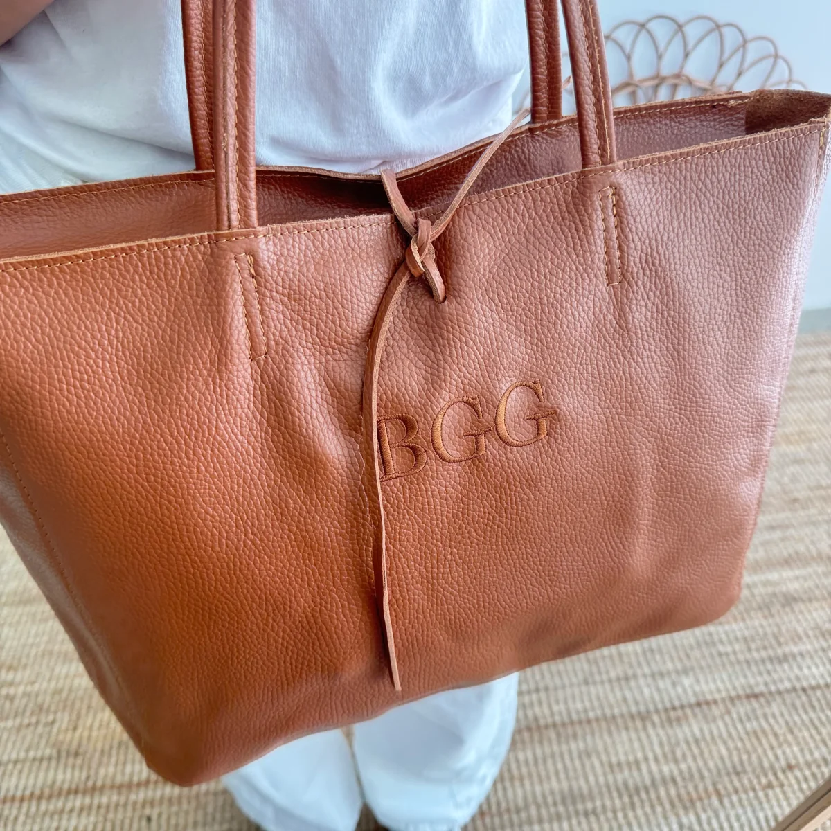 Shopper grande piel camel cremallera personalizado iniciales bordadas - Imagen 6