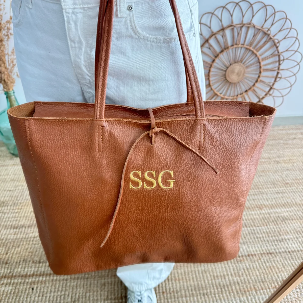 Shopper grande piel camel cremallera personalizado iniciales bordadas - Imagen 9