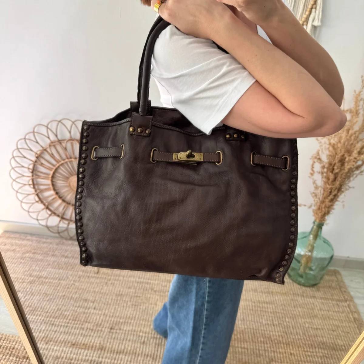 Shopper piel lavada marrón tachuelas - Imagen 8