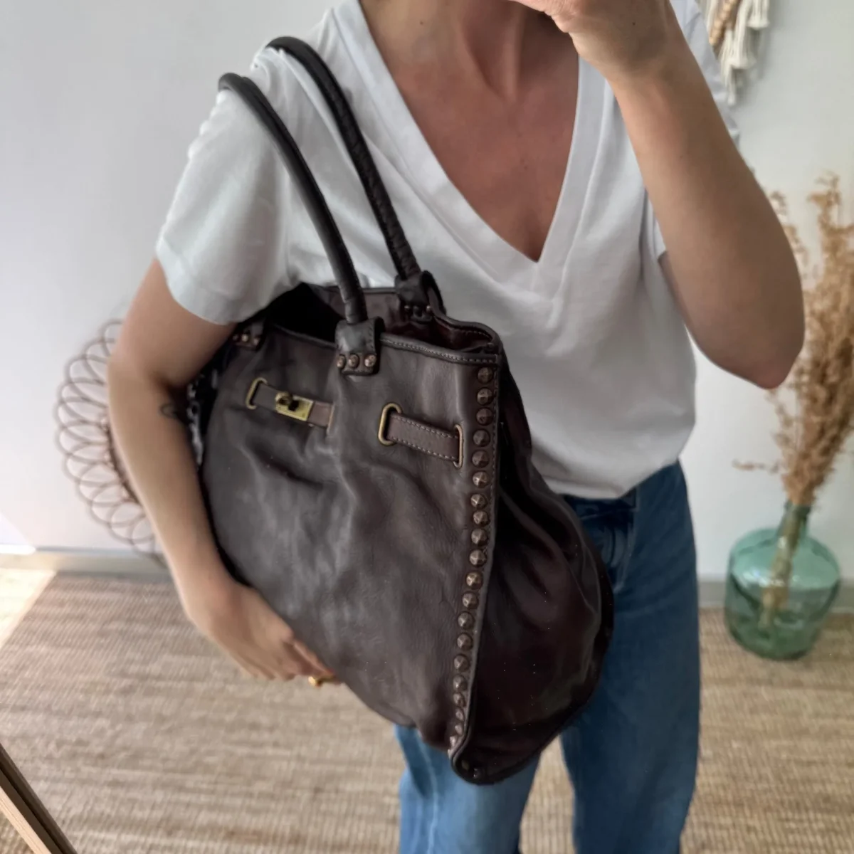 Shopper piel lavada marrón tachuelas - Imagen 9