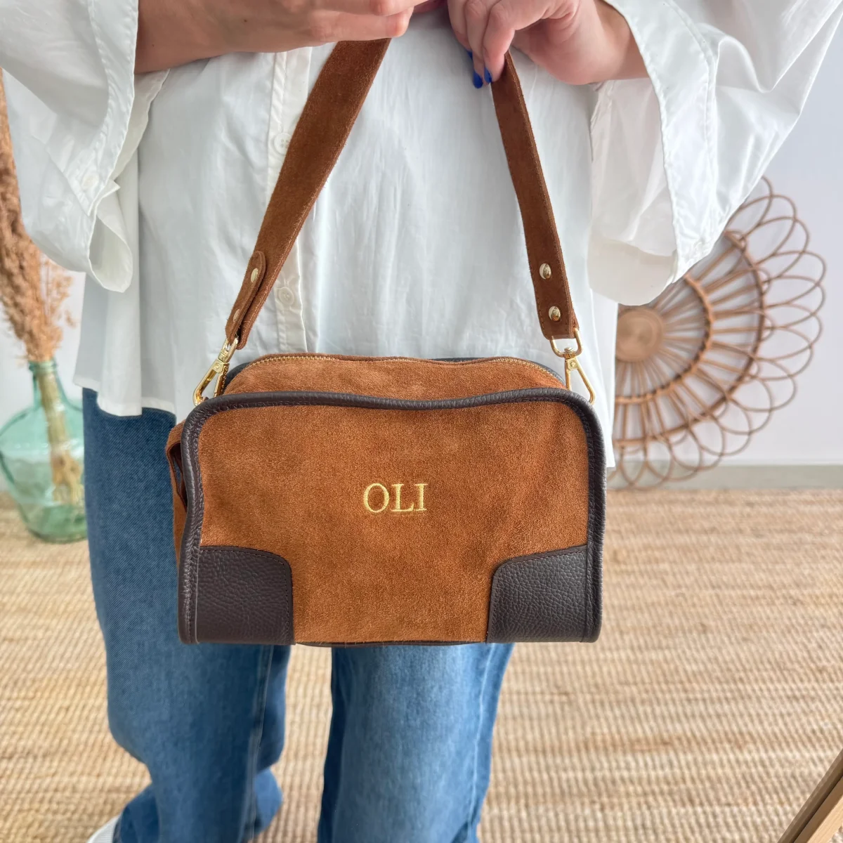 Bolso baúl serraje camel y piel marrón - Imagen 9