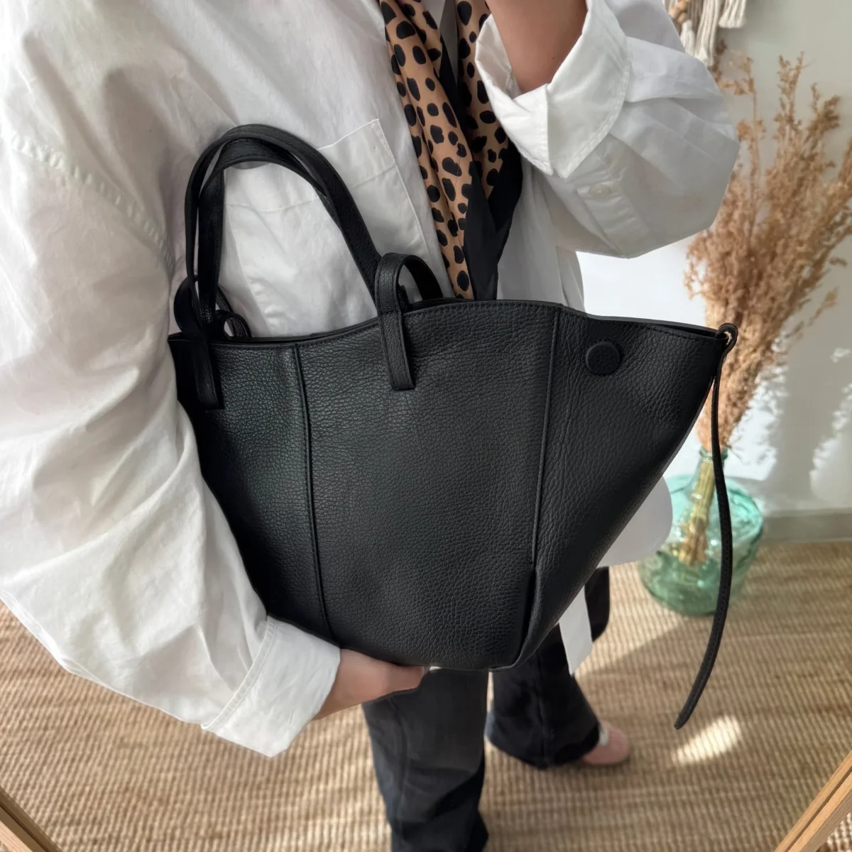 Bolso tote negro piel - Imagen 6