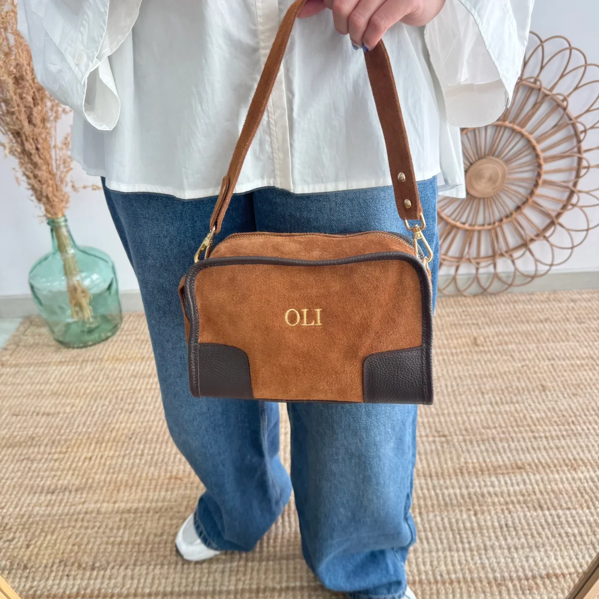 Bolso baúl serraje camel y piel marrón - Imagen 3