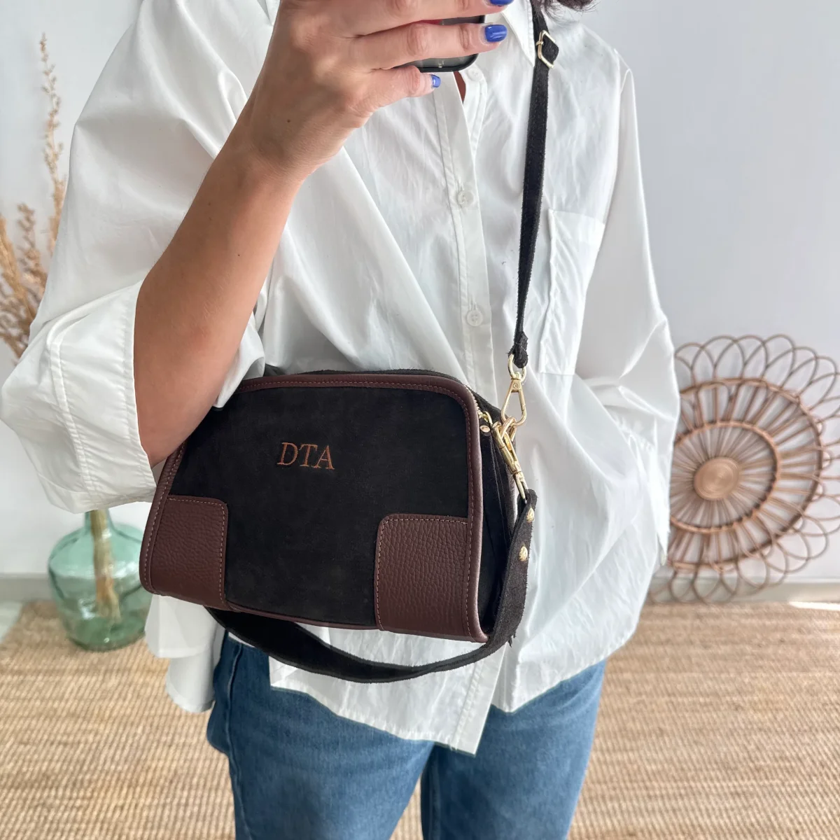 Bolso baúl serraje marrón y piel marrón - Imagen 3