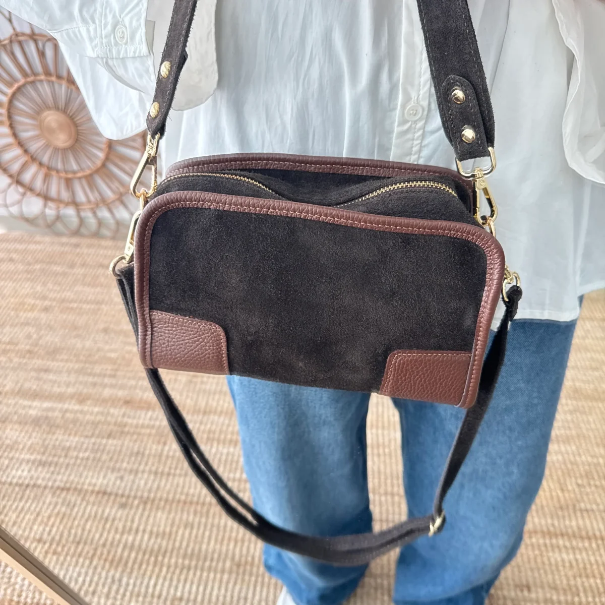 Bolso baúl serraje marrón y piel marrón - Imagen 9
