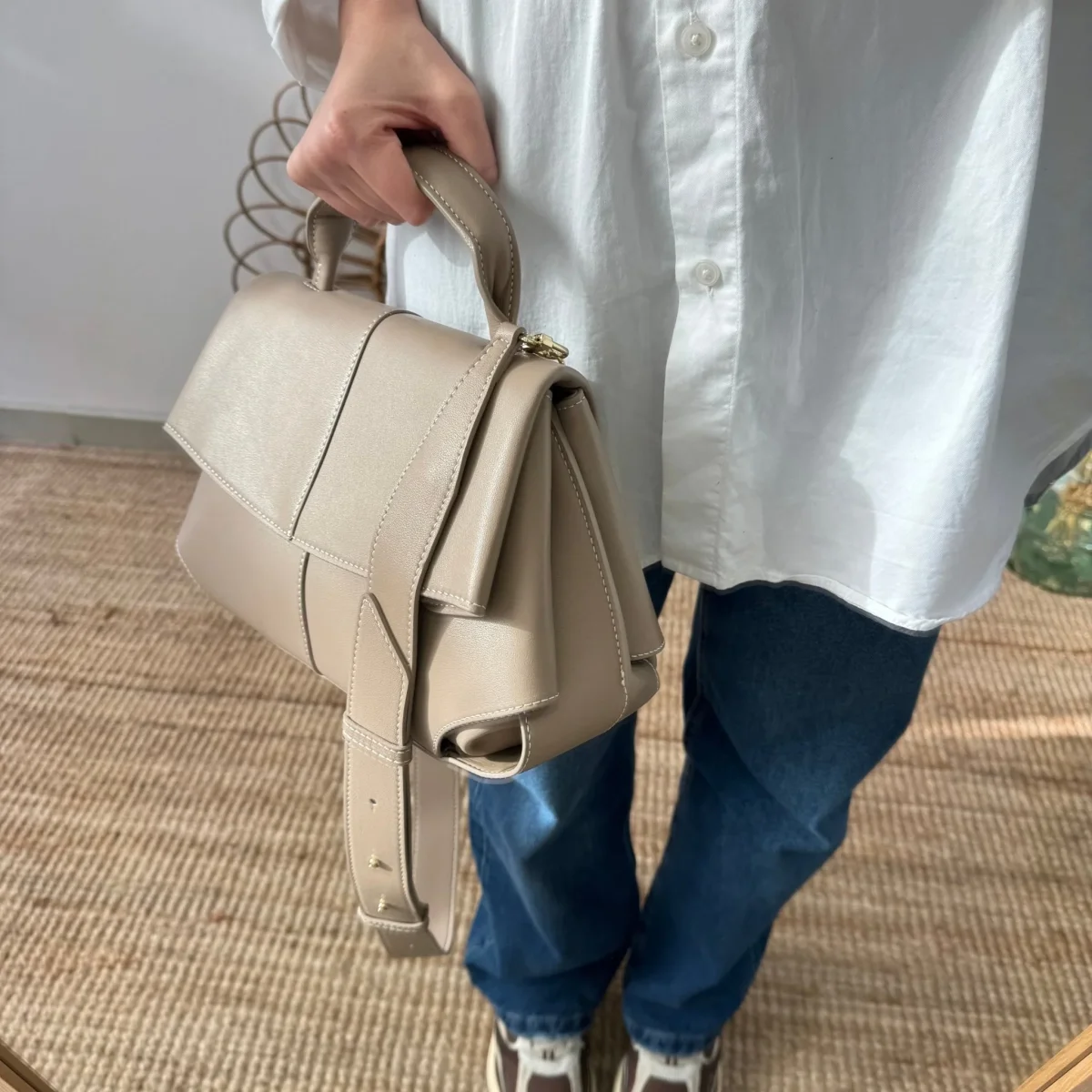 Bolso satchel taupe - Imagen 5