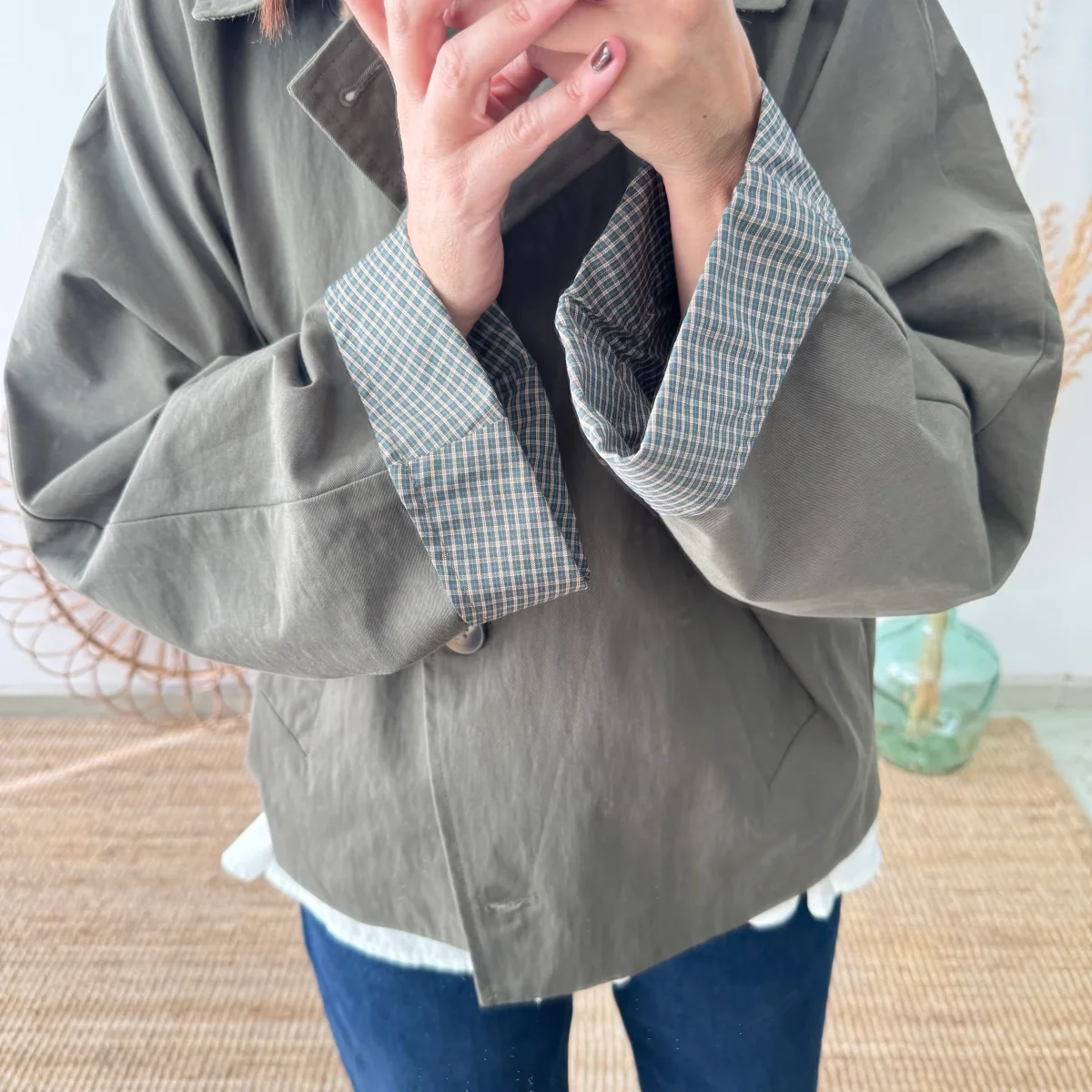 Chaqueta tipo gabardina caqui - Imagen 6