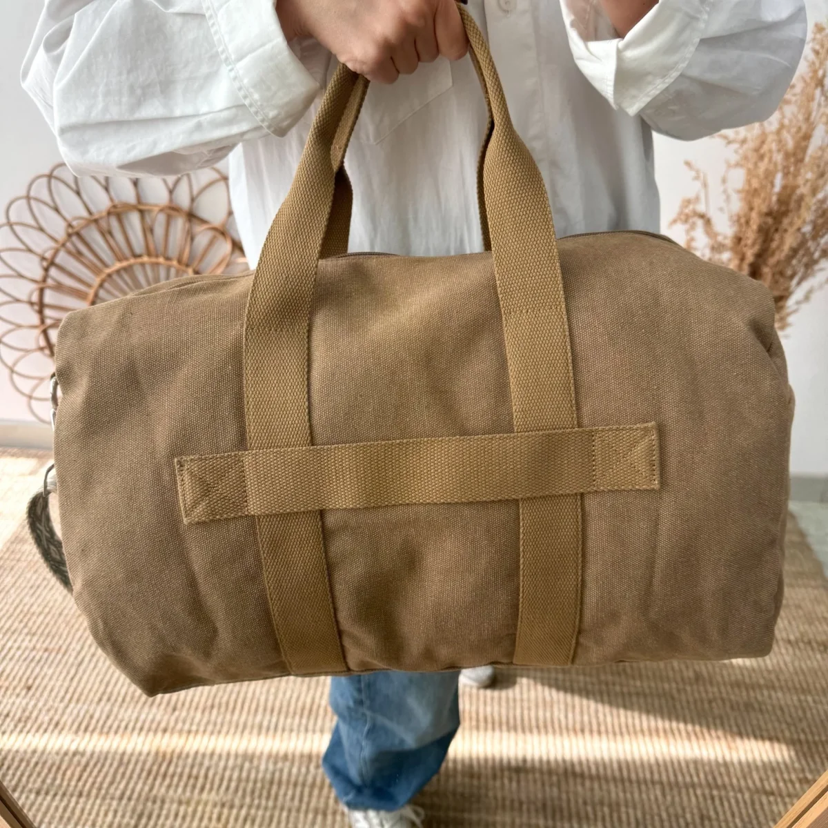 Bolsa loneta ovalada marron iniciales bordadas - Imagen 9