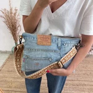 Bandolera denim asas piel camel iniciales bordadas