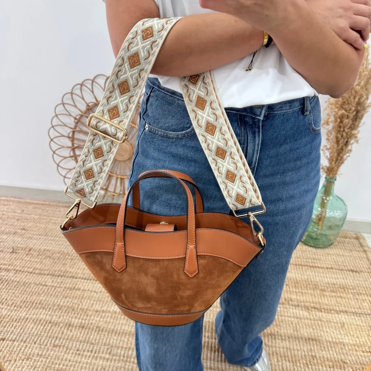 Mini Tote estructurado en piel y serraje camel - Imagen 7