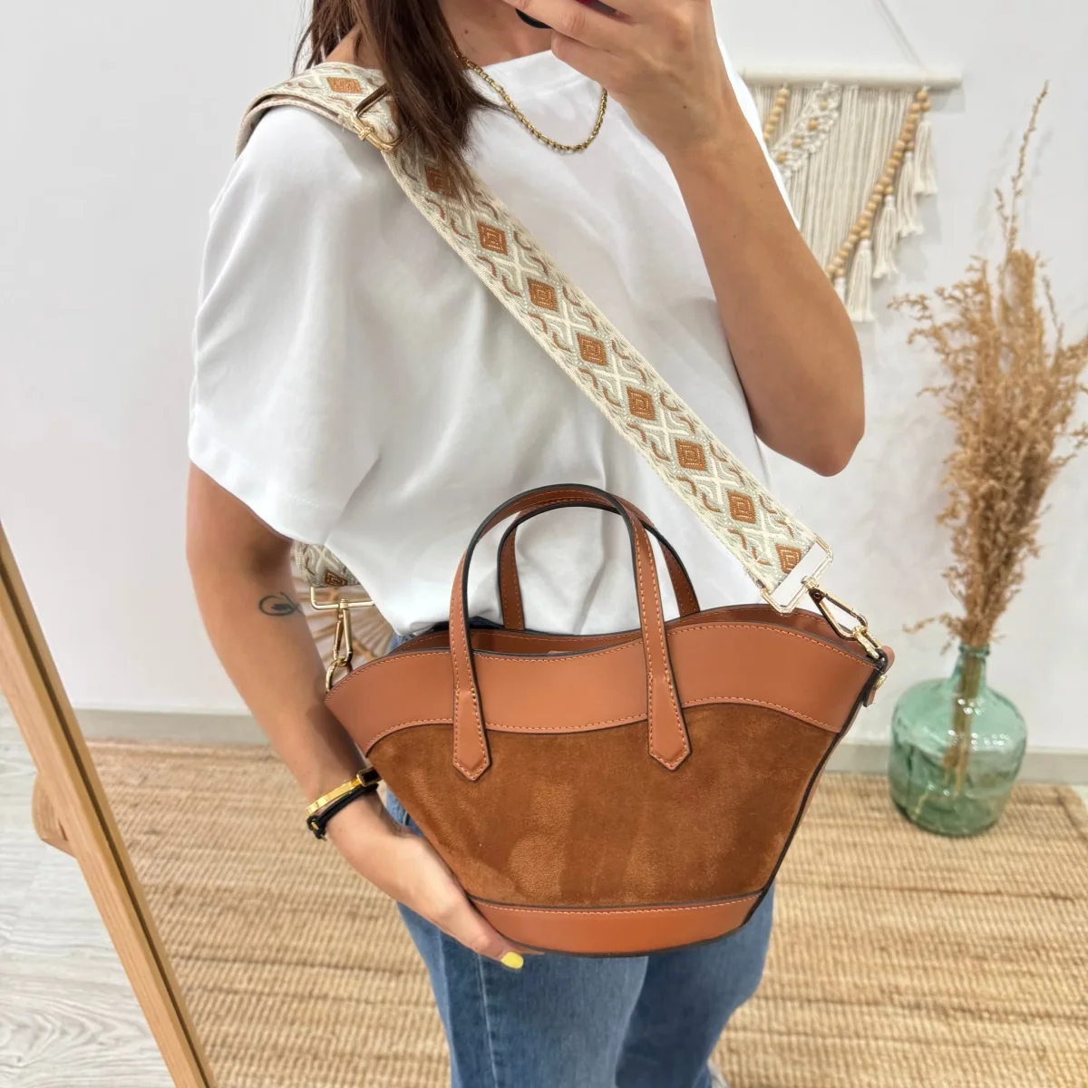Mini Tote estructurado en piel y serraje camel - Imagen 5
