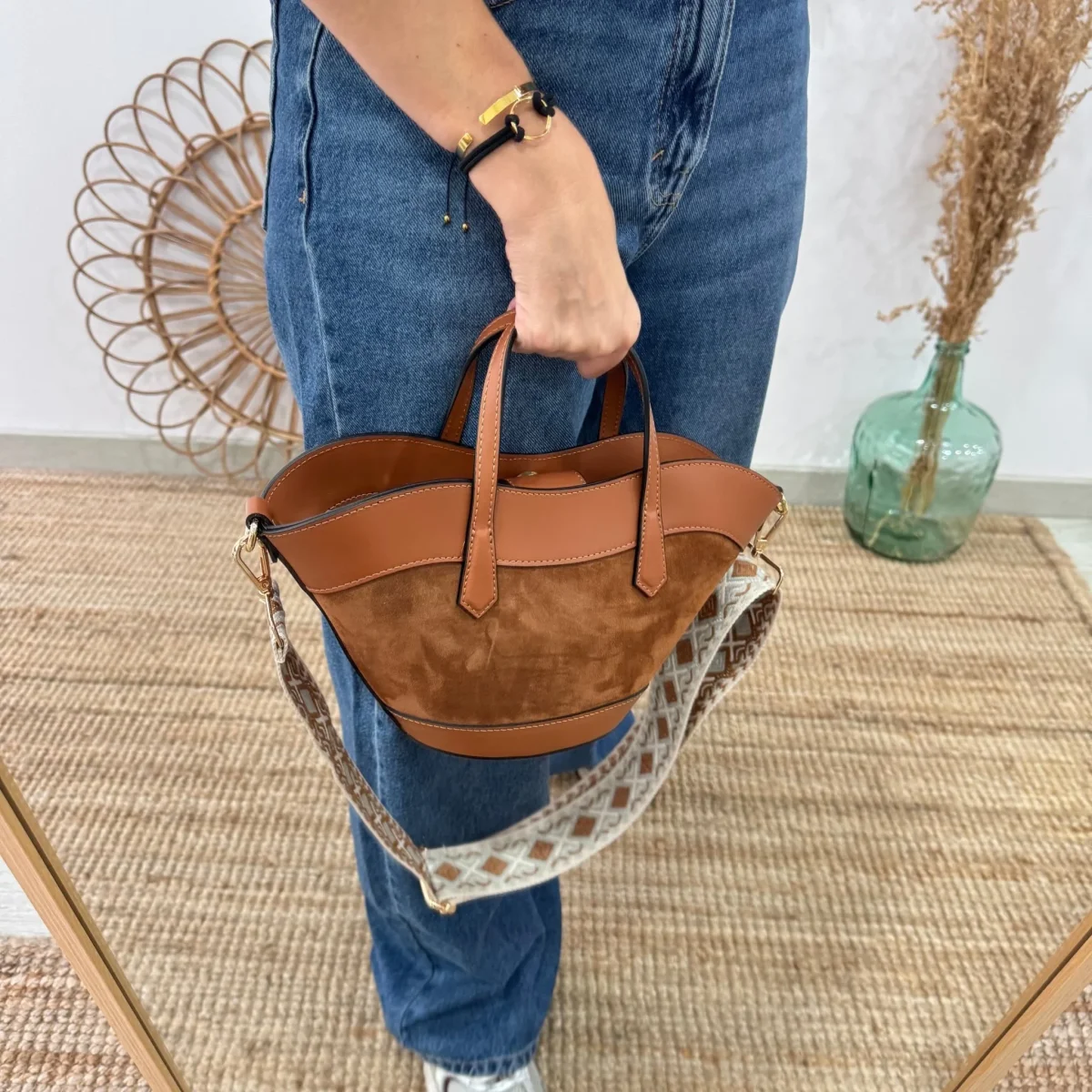 Mini Tote estructurado en piel y serraje camel - Imagen 9