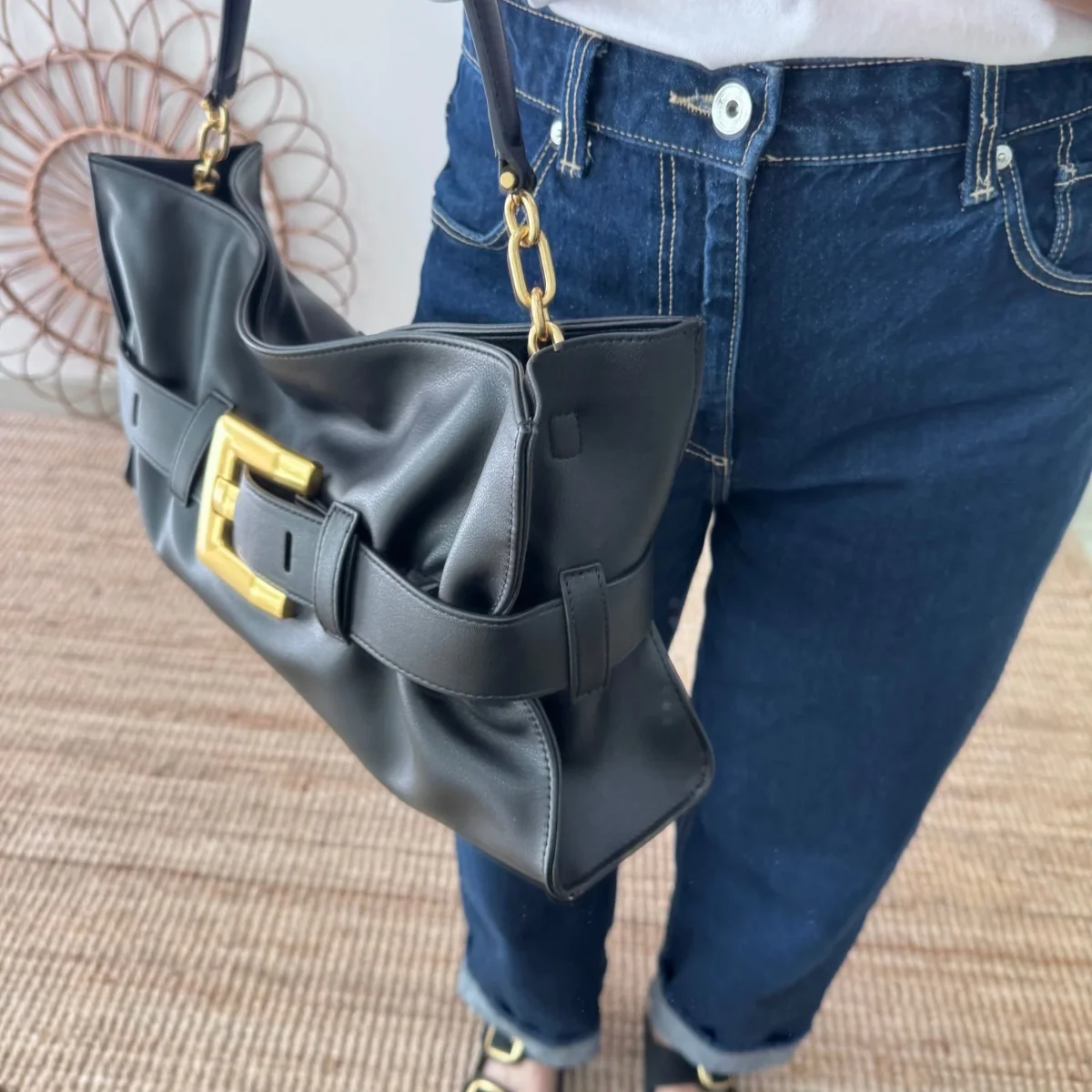 Bolso fruncido hebilla piel negro - Imagen 7