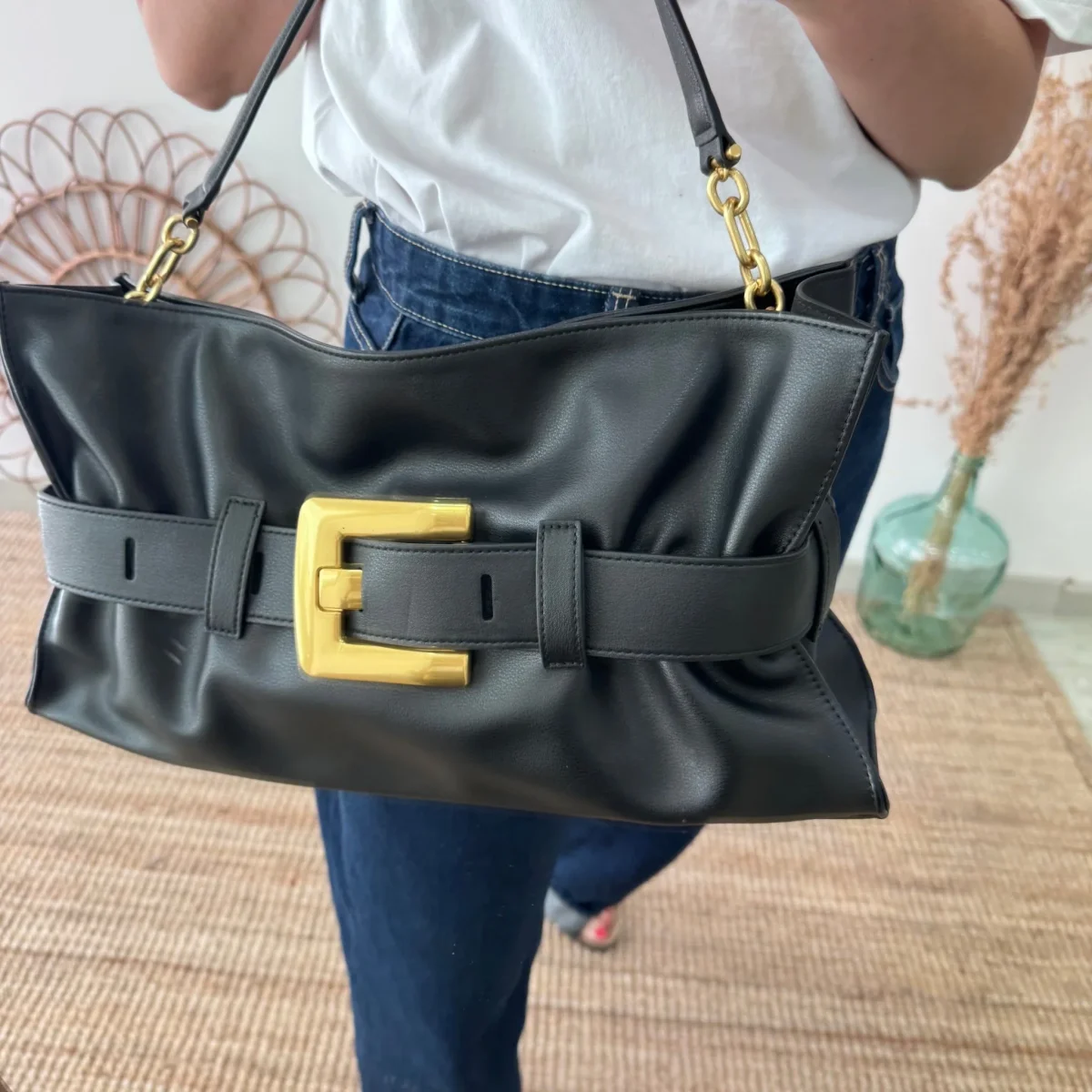 Bolso fruncido hebilla piel negro - Imagen 3