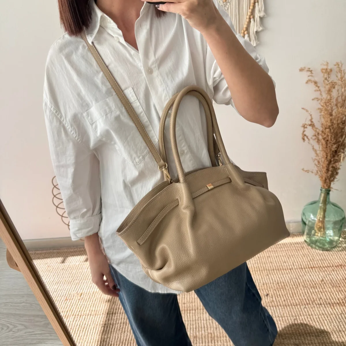 Bolso saco estructurado taupe - Imagen 5