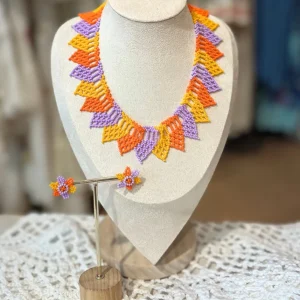 Set de collar y pendientes de chaquiras