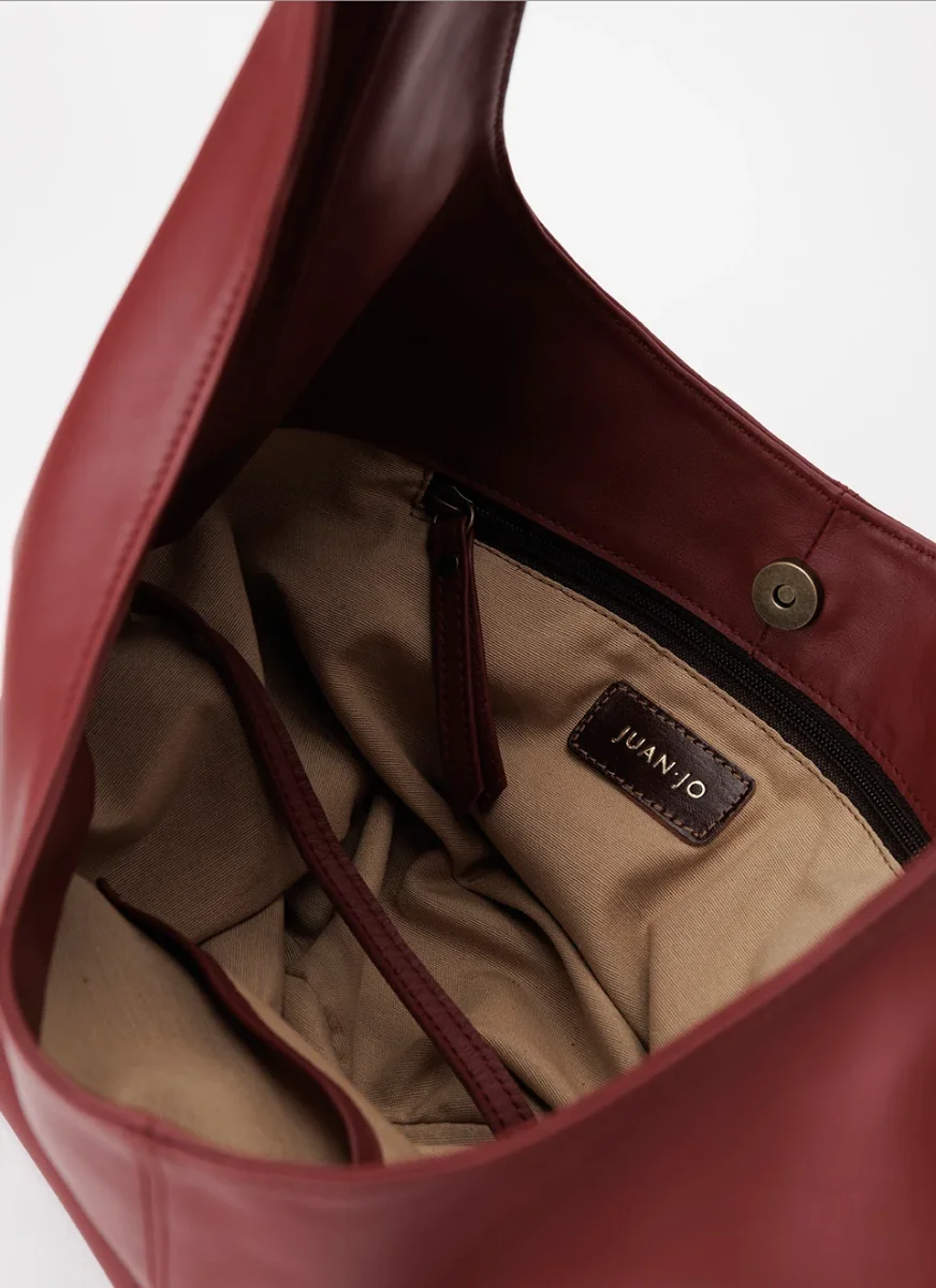 Bolso Hobo piel Burdeos Karla - Imagen 6