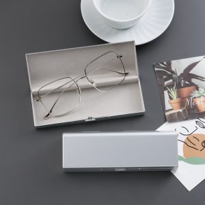 Designer Metal Eyeglasses Case – L186