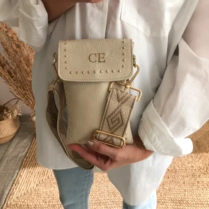 Porta móvil piel beige tachuelas doradas