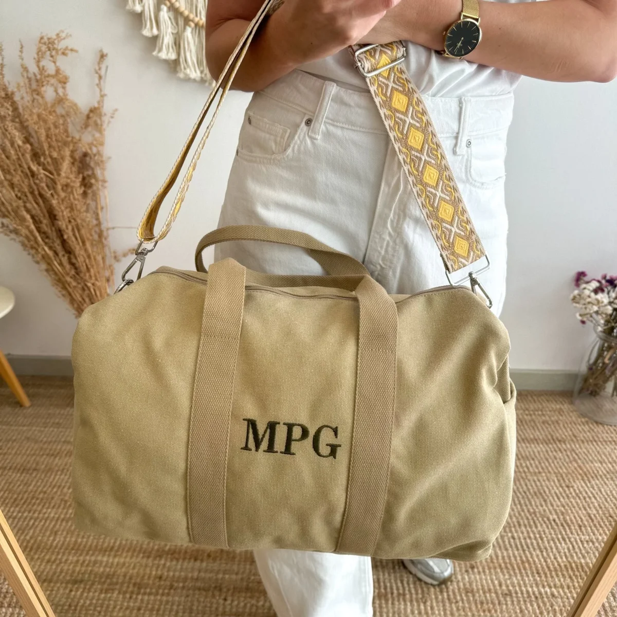 Bolsa loneta ovalada beige iniciales bordadas - Imagen 3