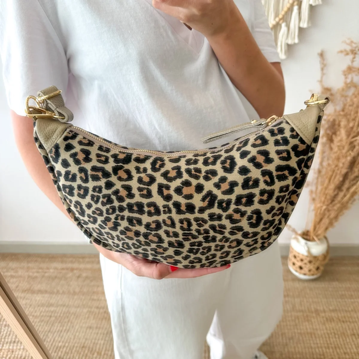 Bandolera loneta/piel animal print herrajes dorados - Imagen 2