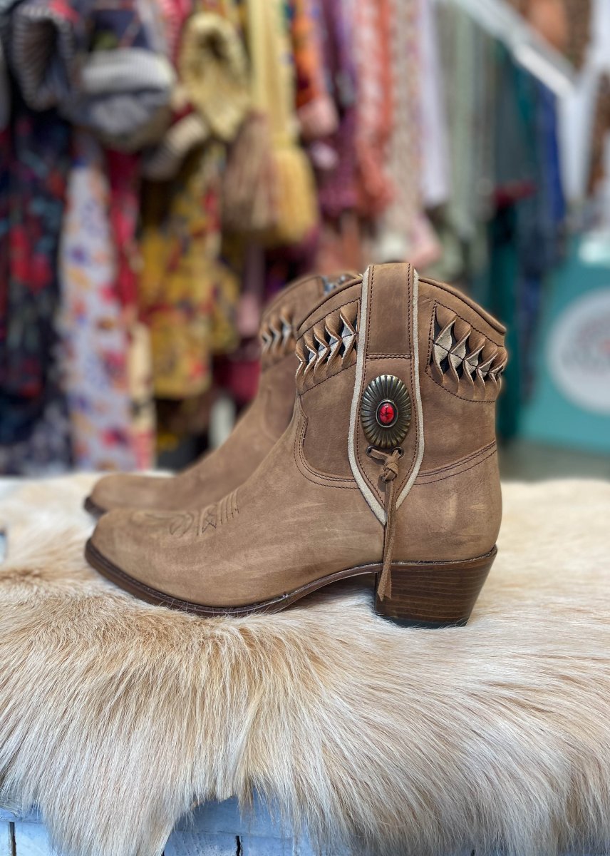 Botines marrones bordados - Imagen 5